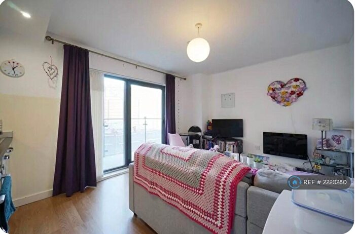 1 Bedroom Flat To Rent In Skyline, Leeds, LS9