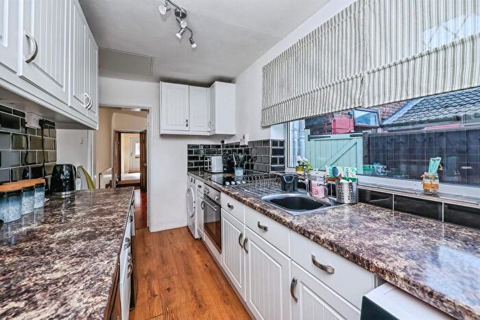 3 Bedroom Terraced House For Sale In Loscoe Road, Heanor, DE75