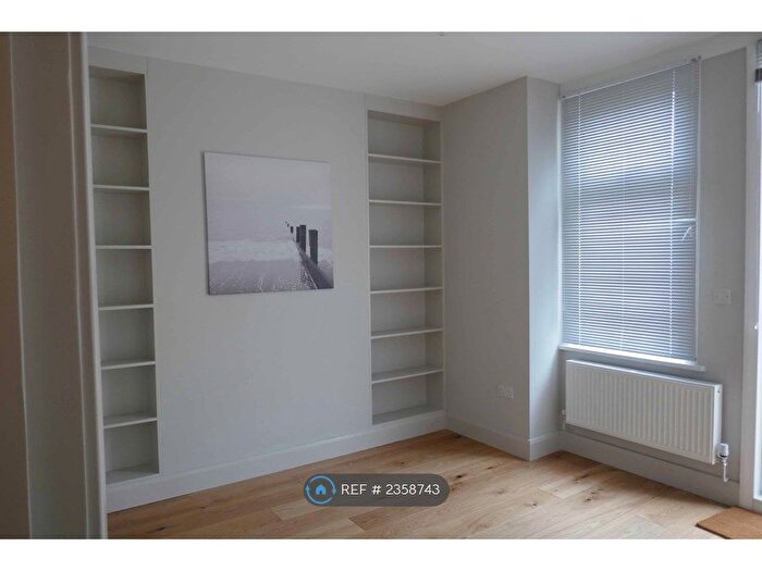 3 Bedroom Maisonette To Rent In Streatham, London, SW16