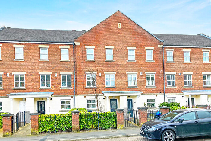 4 Bedroom Terraced House For Sale In Hutton Gate, Harrogate, HG2