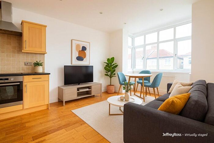 2 Bedroom Flat To Rent In Filton Grove, Horfield, Bristol, BS7