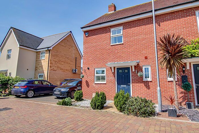 2 Bedroom Semi-Detached House For Sale In Alfred Gardens, Rochford, SS4