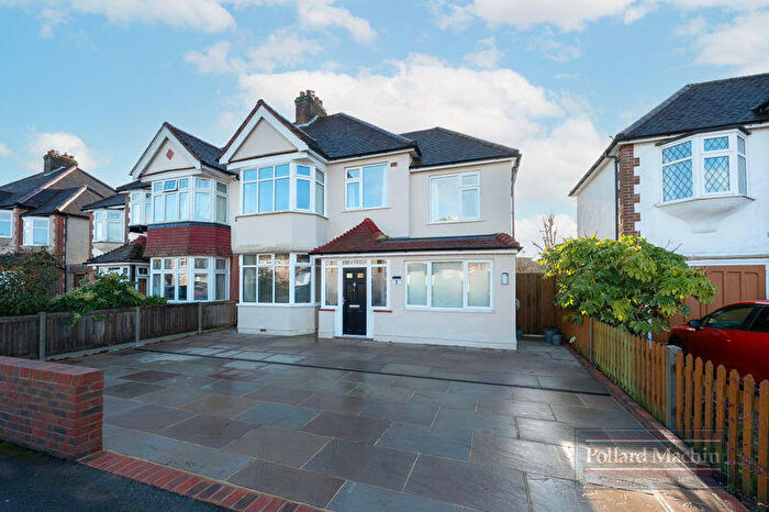 4 Bedroom Semi Detached House For Sale In Cranleigh Gardens, Sanderstead, CR2