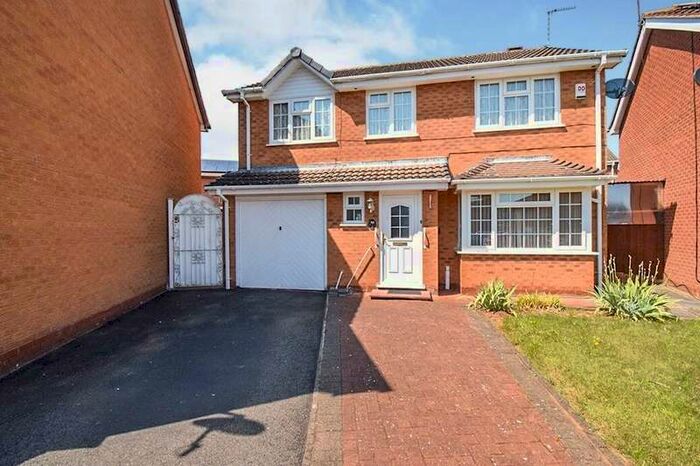4 Bedroom Detached House To Rent In Peldon Close, Leicester, LE4