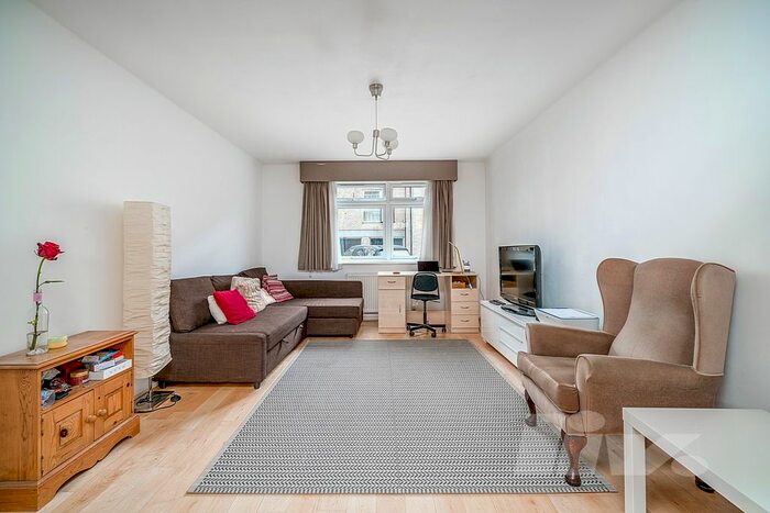 2 Bedroom Flat To Rent In Chester Close South, Regents Park, NW1