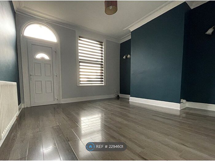 4 Bedroom Terraced House To Rent In Southfield Mount, Armley, Leeds, LS12