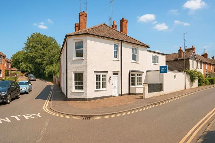 3 Bedroom Property To Rent In Cooper Road, Guildford, GU1