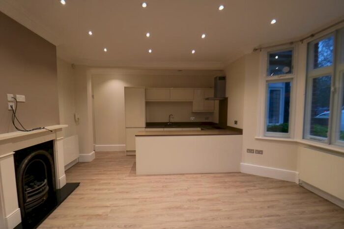 1 Bedroom Flat To Rent In Little Park Gardens, Enfield, EN2