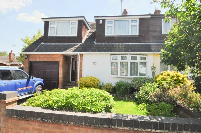 4 Bedroom Semi-Detached House To Rent In Hazlemere Road, Benfleet, SS7