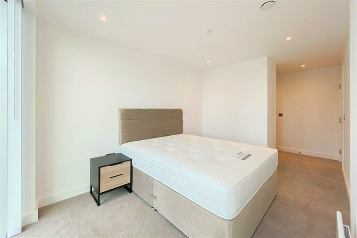 2 Bedroom Apartment To Rent In Elizabeth Tower, M15