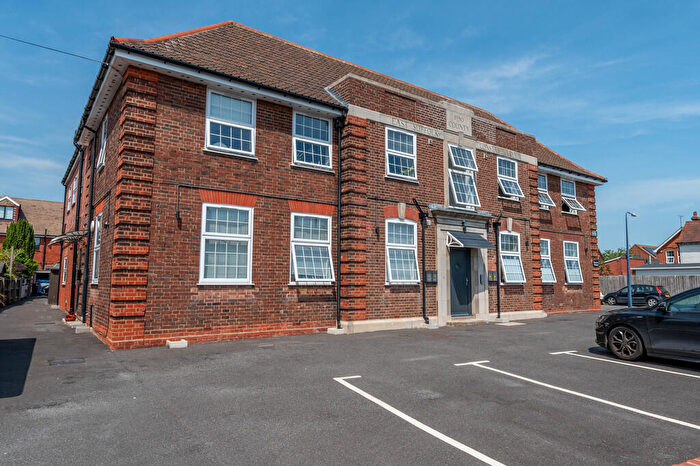 1 Bedroom Apartment For Sale In Beacon House, High Road West, Felixstowe, IP11