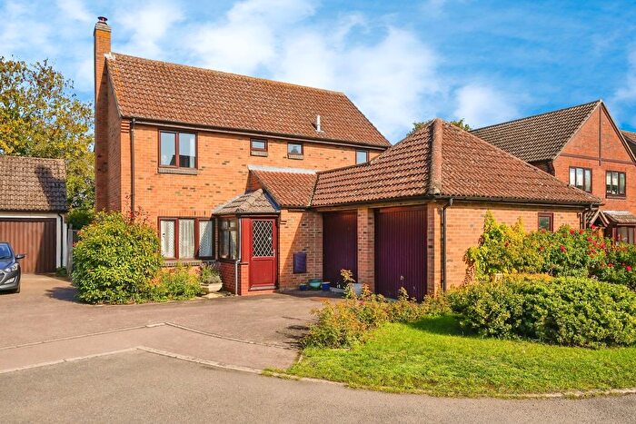 4 Bedroom Detached House For Sale In The Glades, Bicester, Oxfordshire, OX26