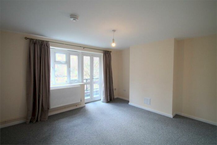 4 Bedroom Flat To Rent In Willow House, East Finchley, N2