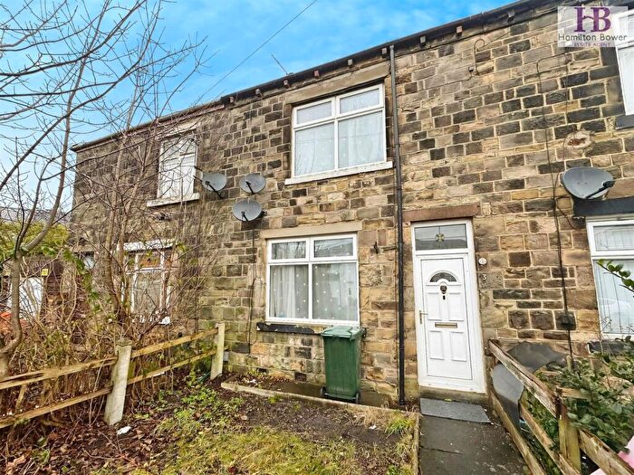 2 Bedroom Terraced House To Rent In Woodhall Place, BD3