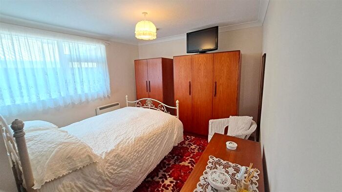 2 Bedroom Detached Bungalow For Sale In Park View Road, Helston, TR13