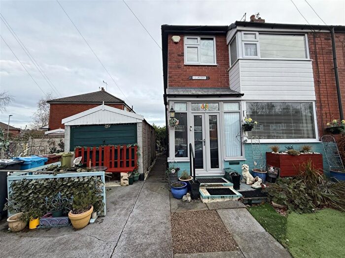 3 Bedroom Semi-Detached House For Sale In Spring Close, Lees, Oldham, OL4