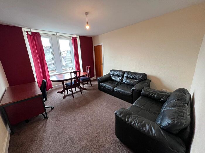 3 Bedroom Flat To Rent In /, Benvie Road, Dundee, DD2