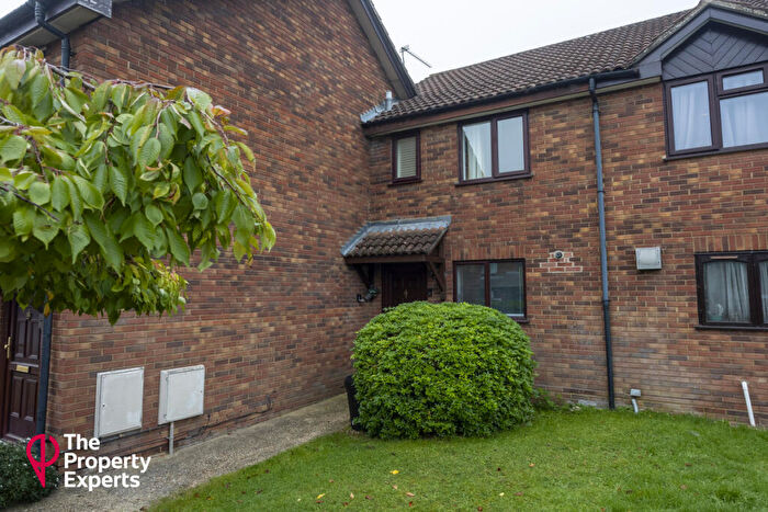 2 Bedroom Terraced House For Sale In Westminster Way, Reading, RG6