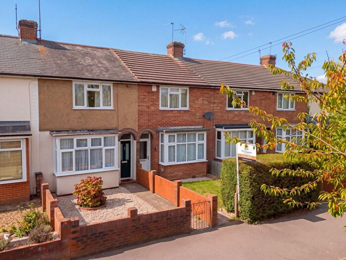 2 Bedroom Terraced House For Sale In Haydon Road, Aylesbury, HP19