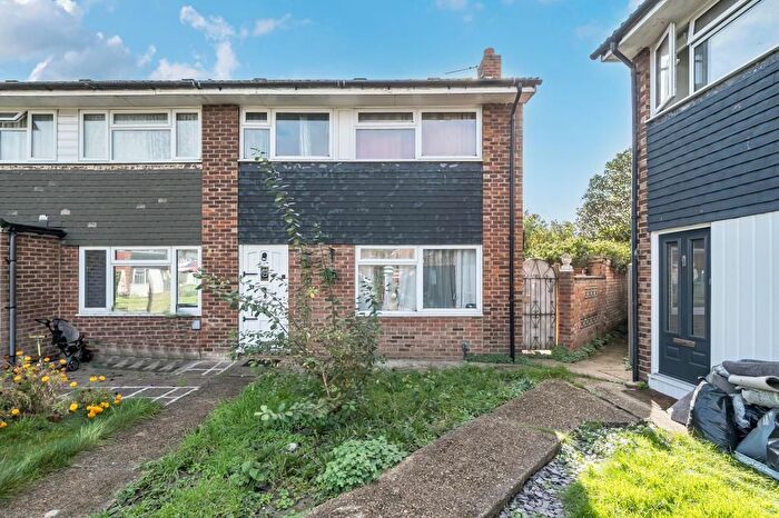 3 Bedroom End Terrace House For Sale In Sunbury-On-Thames, Middlesex, TW16