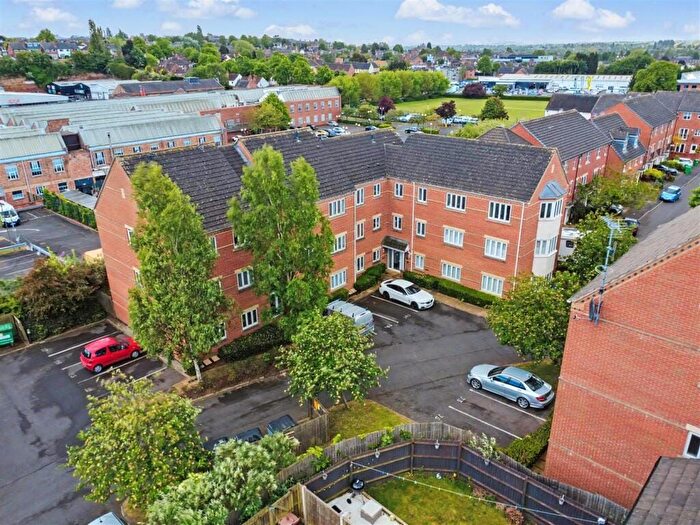 2 Bedroom Flat For Sale In Kelham Drive, Nottingham, NG5
