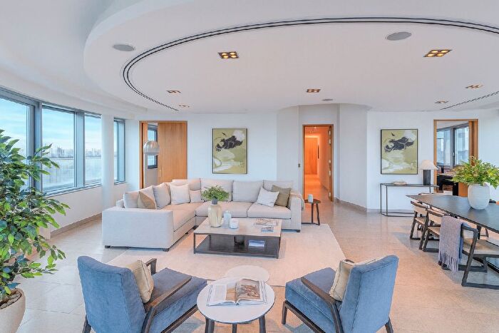 3 Bedroom Flat For Sale In Altura House, Bridges Court Road, London, SW11