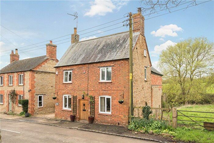 3 Bedroom Detached House For Sale In High Street South, Tiffield, Northamptonshire, NN12