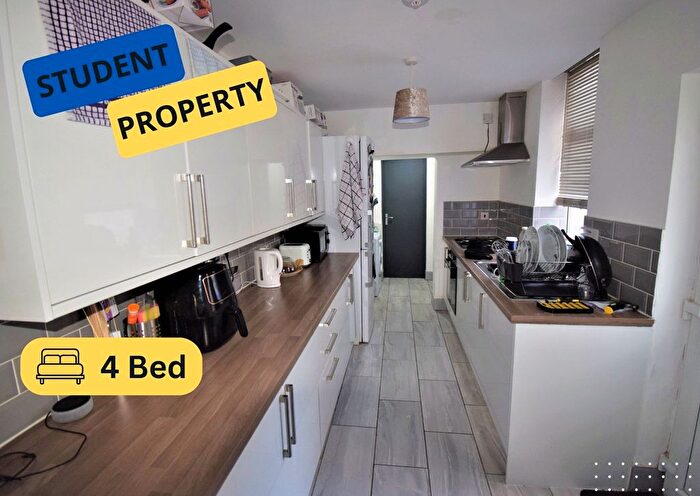 4 Bedroom Terraced House To Rent In Boughey Road, Stoke-On-Trent, ST4