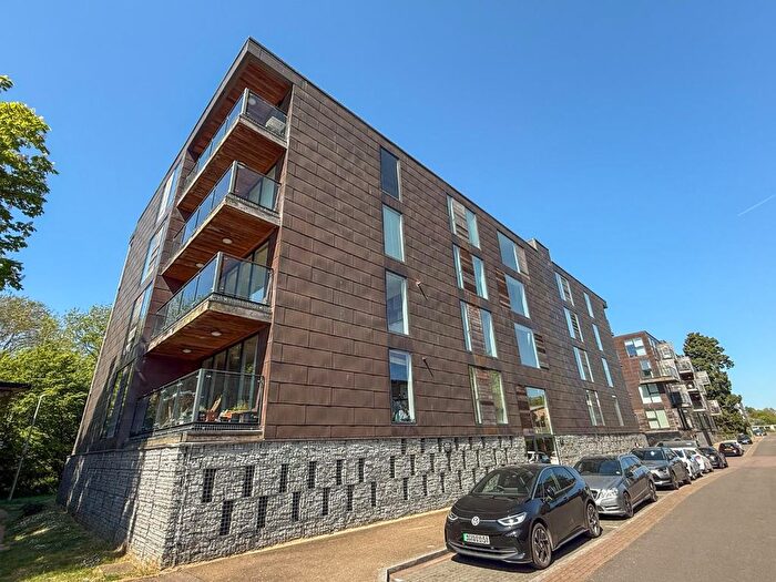 1 Bedroom Flat To Rent In The Oak Building, Kingfisher Way, CB2