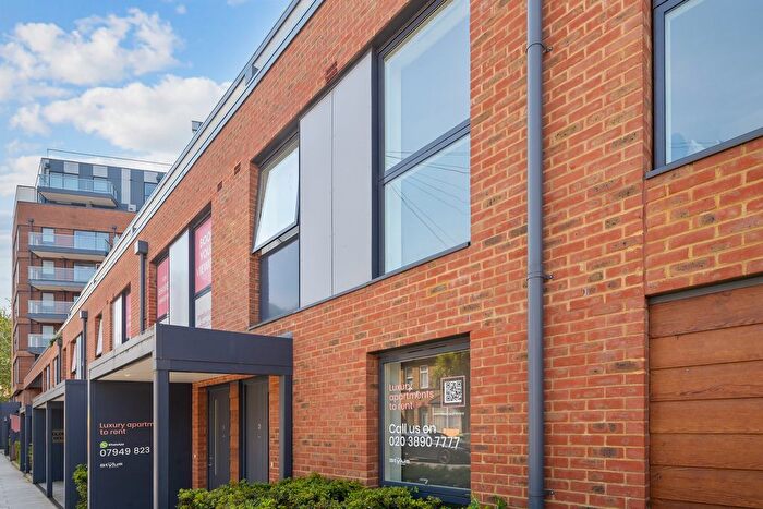 2 Bedroom Flat To Rent In Stylus Place, Hayes, UB3