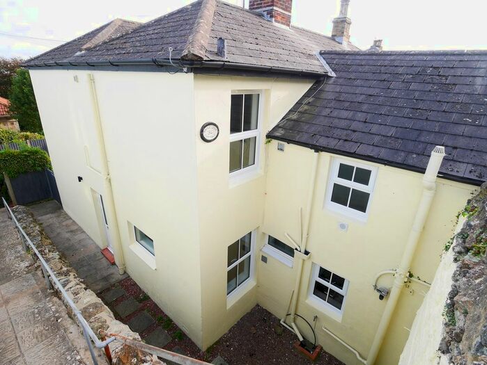 2 Bedroom Property To Rent In Leeson Road, Ventnor, Isle Of Wight., PO38