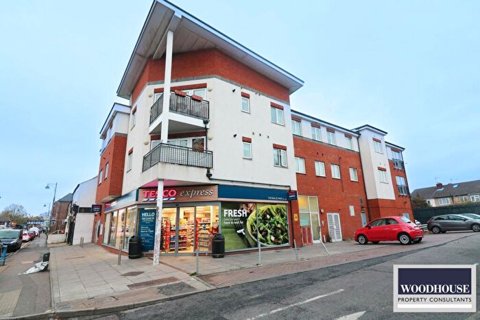 1 Bedroom Property To Rent In High Street, Waltham Cross, EN8