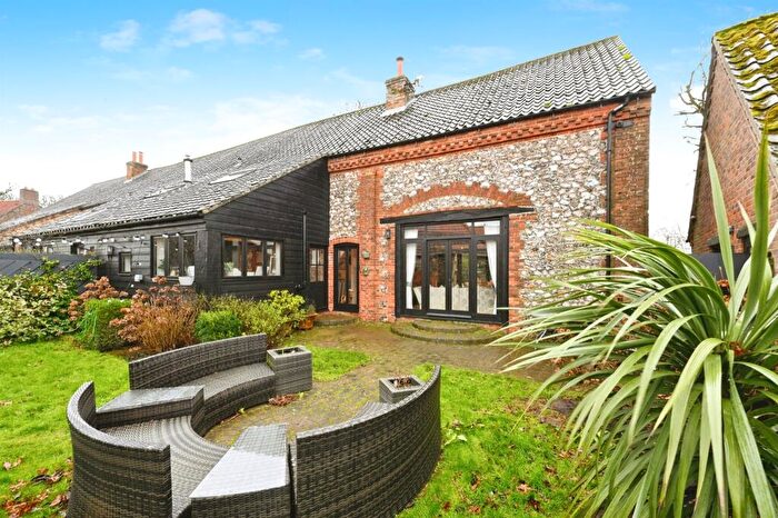 4 Bedroom Barn Conversion For Sale In Town Farm Barns, Great Bircham, King's Lynn, PE31
