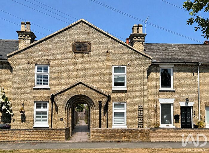 2 Bedroom Terraced House For Sale In Park Road, Ware, SG12