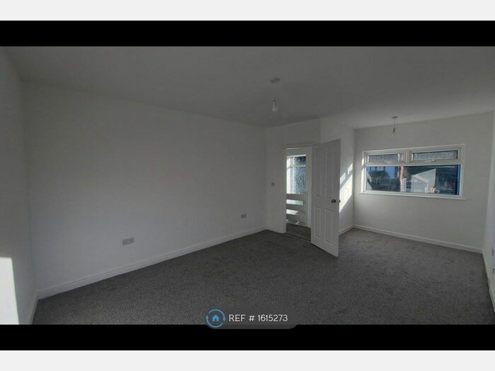 2 Bedroom Semi-Detached House To Rent In Kendall Road, Manchester, M8