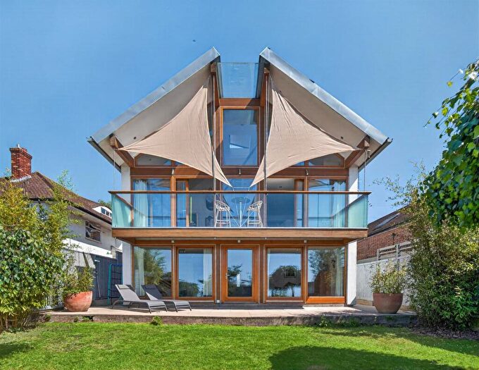 5 Bedroom Detached House For Sale In Ringmore Rise, London, SE23