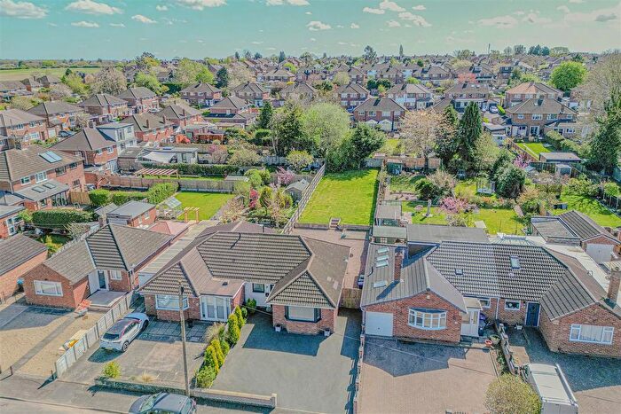 2 Bedroom Bungalow For Sale In Roxburgh Croft, Leamington Spa, CV32