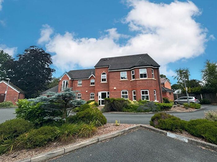 2 Bedroom Flat To Rent In Bickerton Court, Spital, CH63