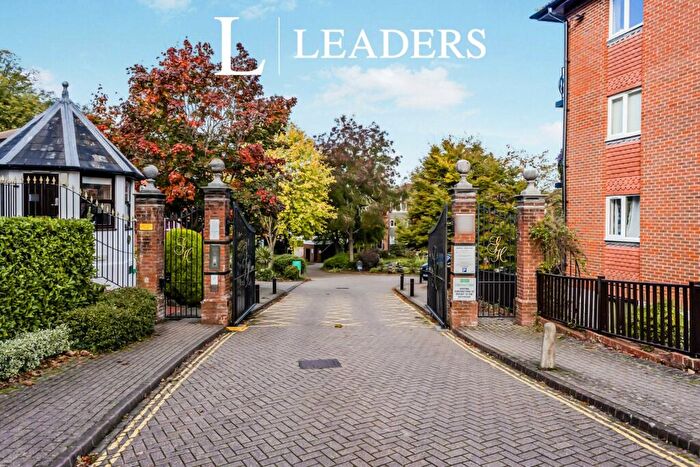 2 Bedroom Apartment To Rent In Pinfold House, Great Heathmead, RH16