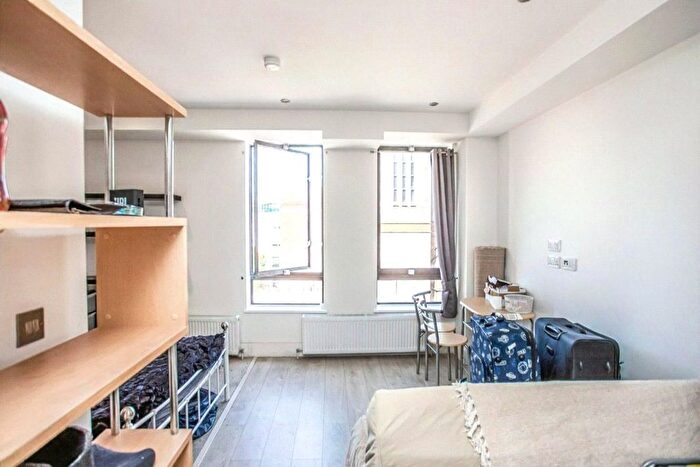 1 Bedroom Flat To Rent In Clarendon Road, Watford, Hertfordshire, WD17
