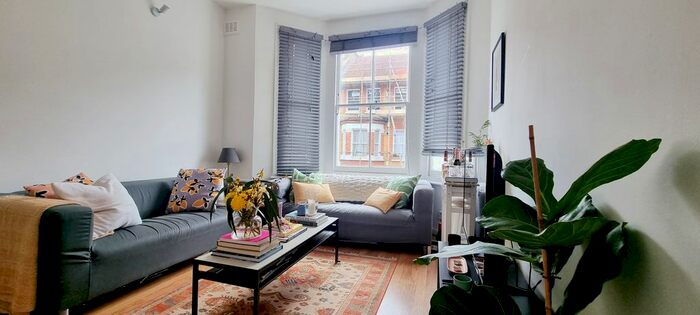 2 Bedroom Flat To Rent In Rita Road, Vauxhall, SW8