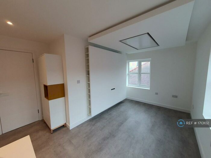 1 Bedroom Flat To Rent In Reeves Way, South Woodham Ferrers, Chelmsford, CM3