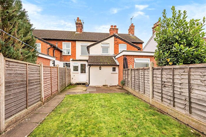 4 Bedroom Terraced House To Rent In Worplesdon Road, Guildford, GU2