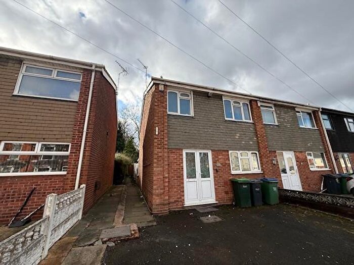 3 Bedroom End Of Terrace House To Rent In Gospel Oak Road, Tipton, DY4