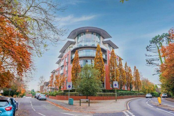2 Bedroom Flat To Rent In Constitution Hill, Woking, GU22