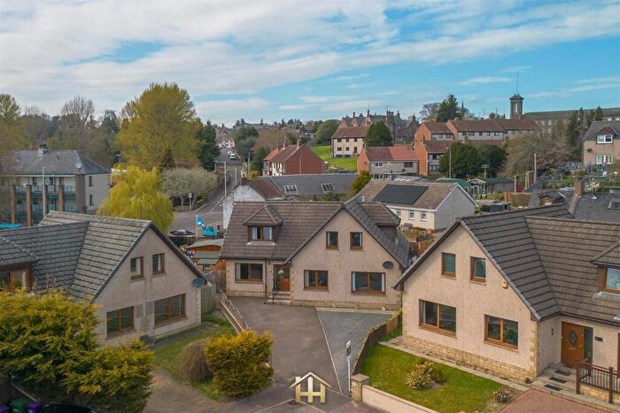 6 Bedroom Detached House For Sale In Middleton Park, Brechin, DD9