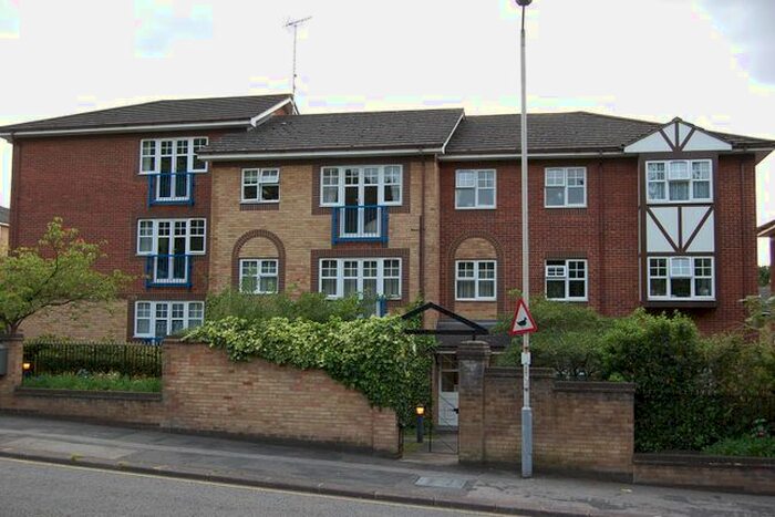 2 Bedroom Flat To Rent In Marquis Court, Earls Mead, Luton, LU2