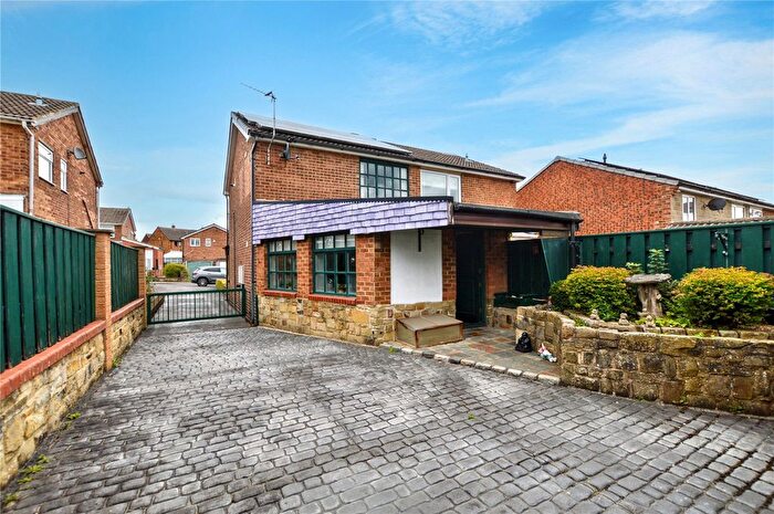 3 Bedroom Semi-detached House For Sale In Ashleigh Gardens, Woodlesford, Leeds, West Yorkshire, LS26