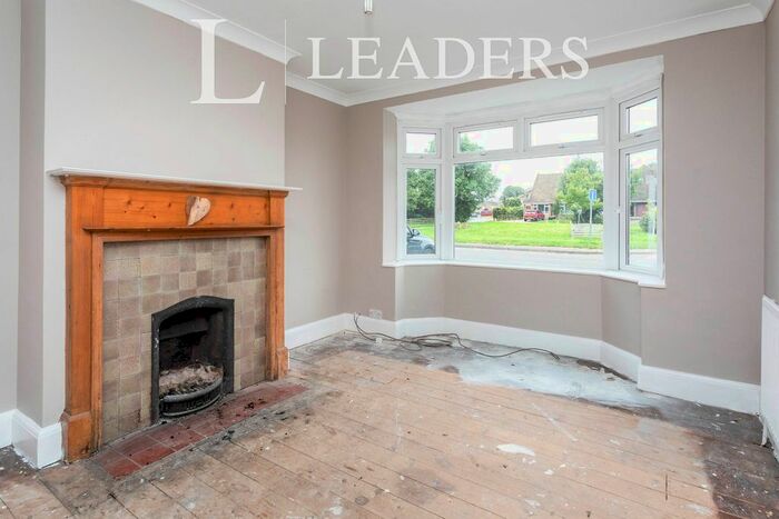 3 Bedroom Semi-Detached House To Rent In Deanshanger Road, Old Stratford, MK19