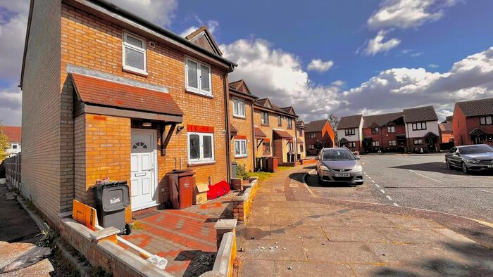 3 Bedroom End Of Terrace House To Rent In Page Close, Dagenham, RM9